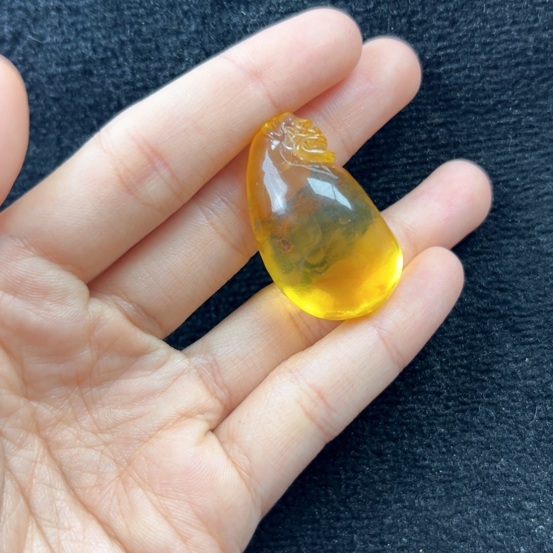 琥珀珠宝奇石未镶嵌