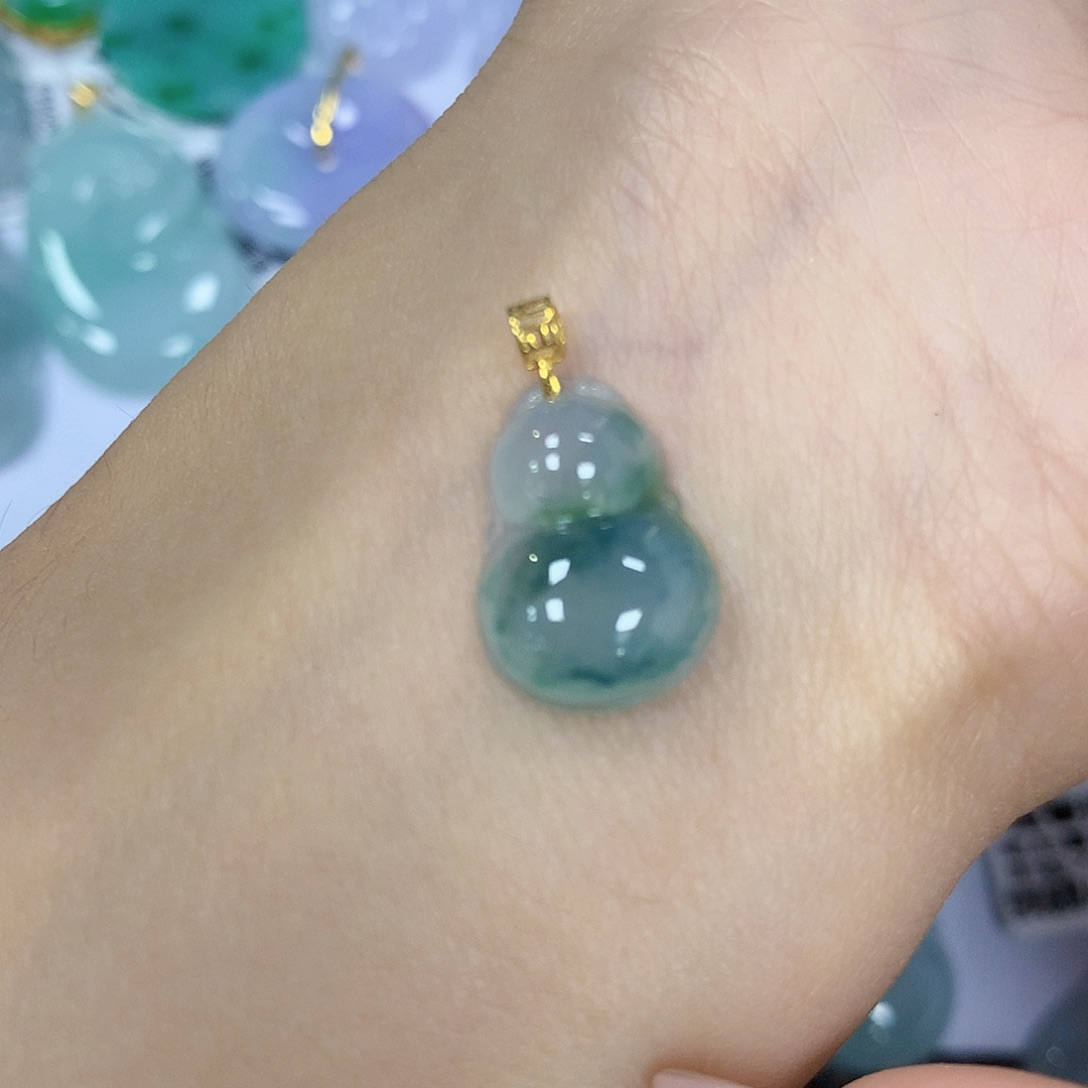 颈饰18K金镶嵌翡翠天然缅甸a货翡翠百元以上九米证书费自理