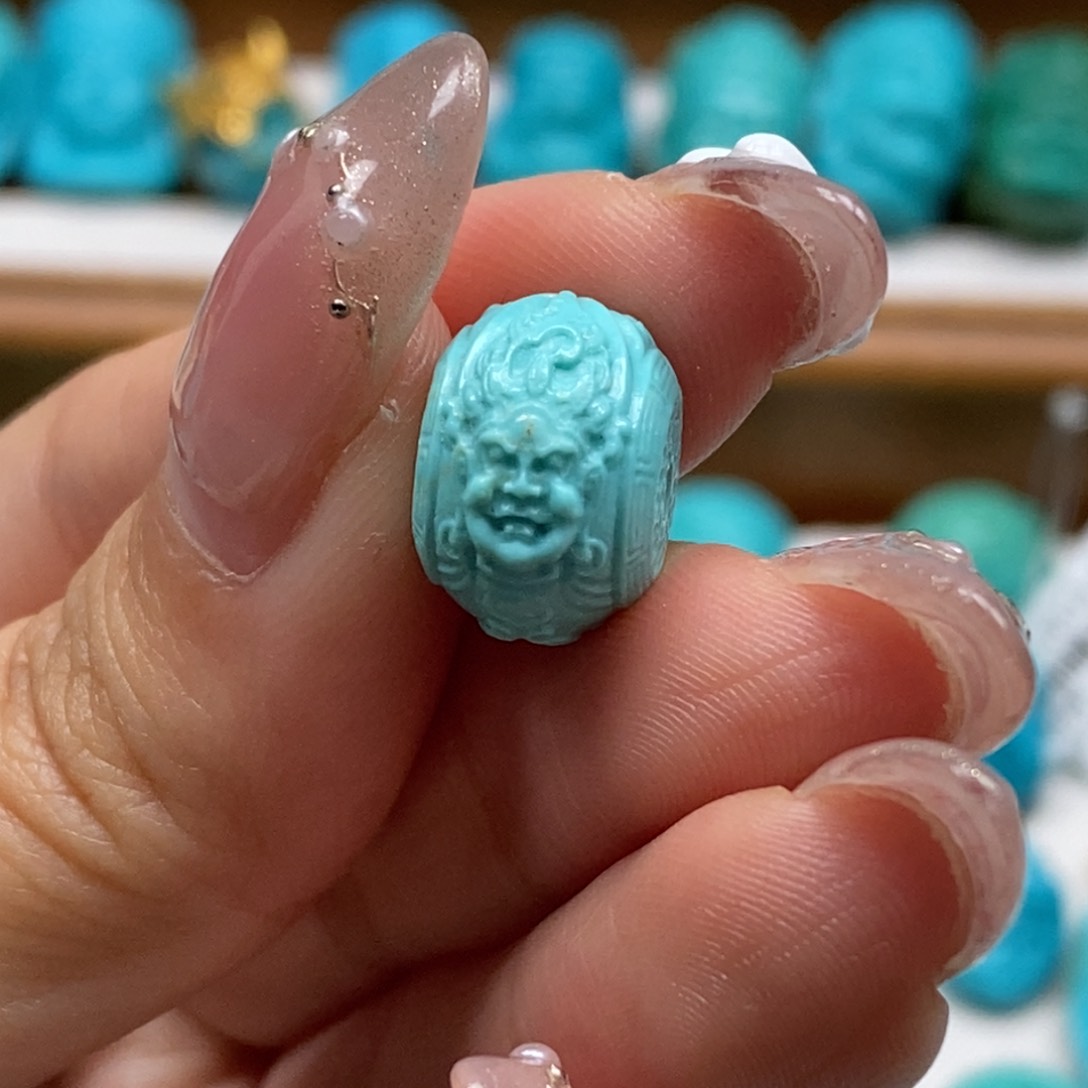 绿松石颈饰未镶嵌