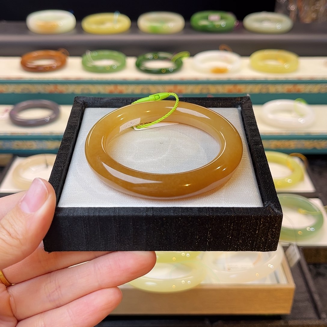 和田玉手镯未镶嵌 蜜红糖 糖白