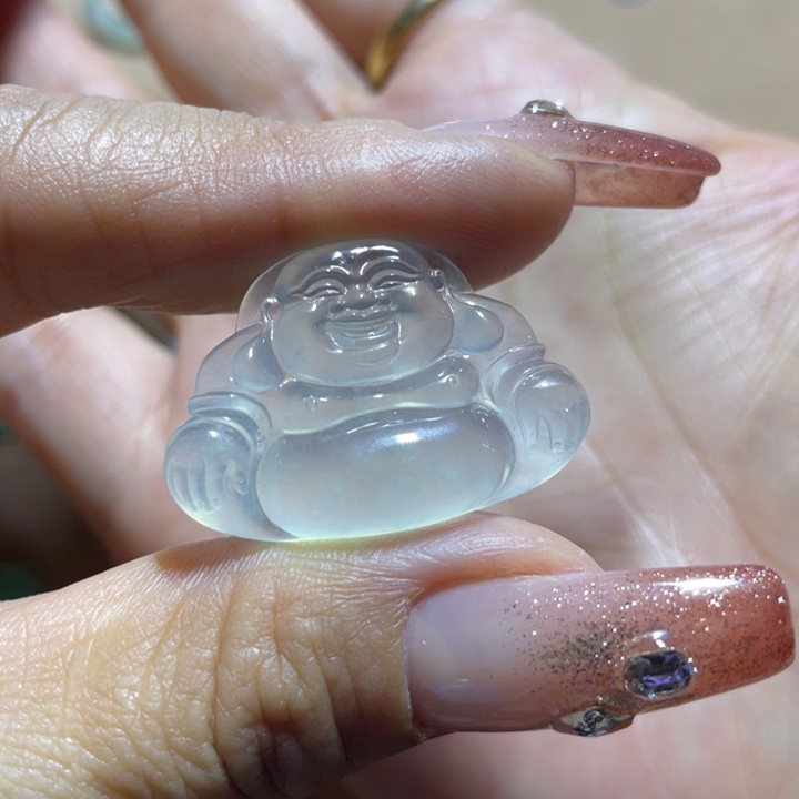 翡翠颈饰未镶嵌佛公