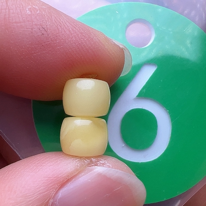 蜜蜡裸石未镶嵌6.6m m