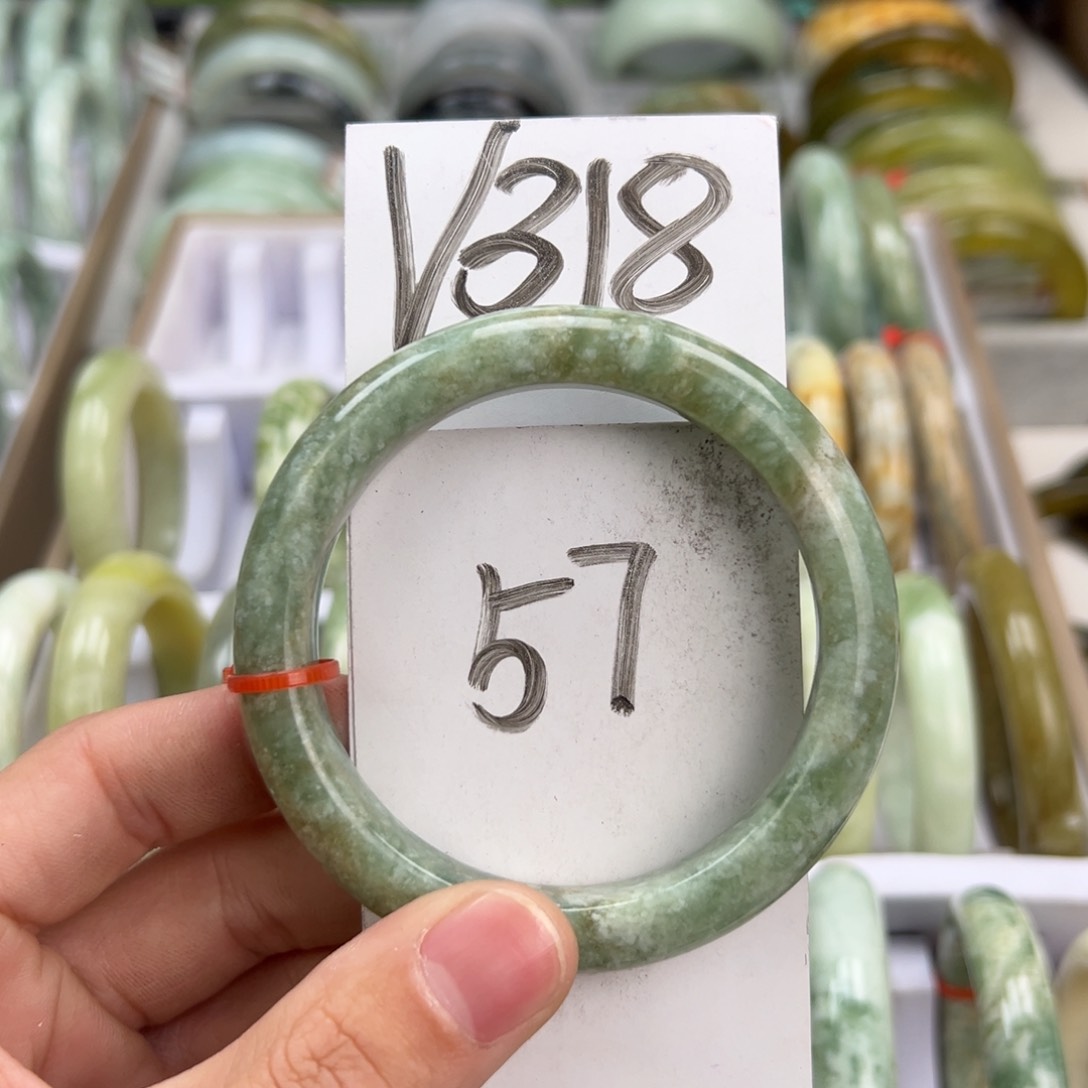 岫玉手镯未镶嵌天然岫玉