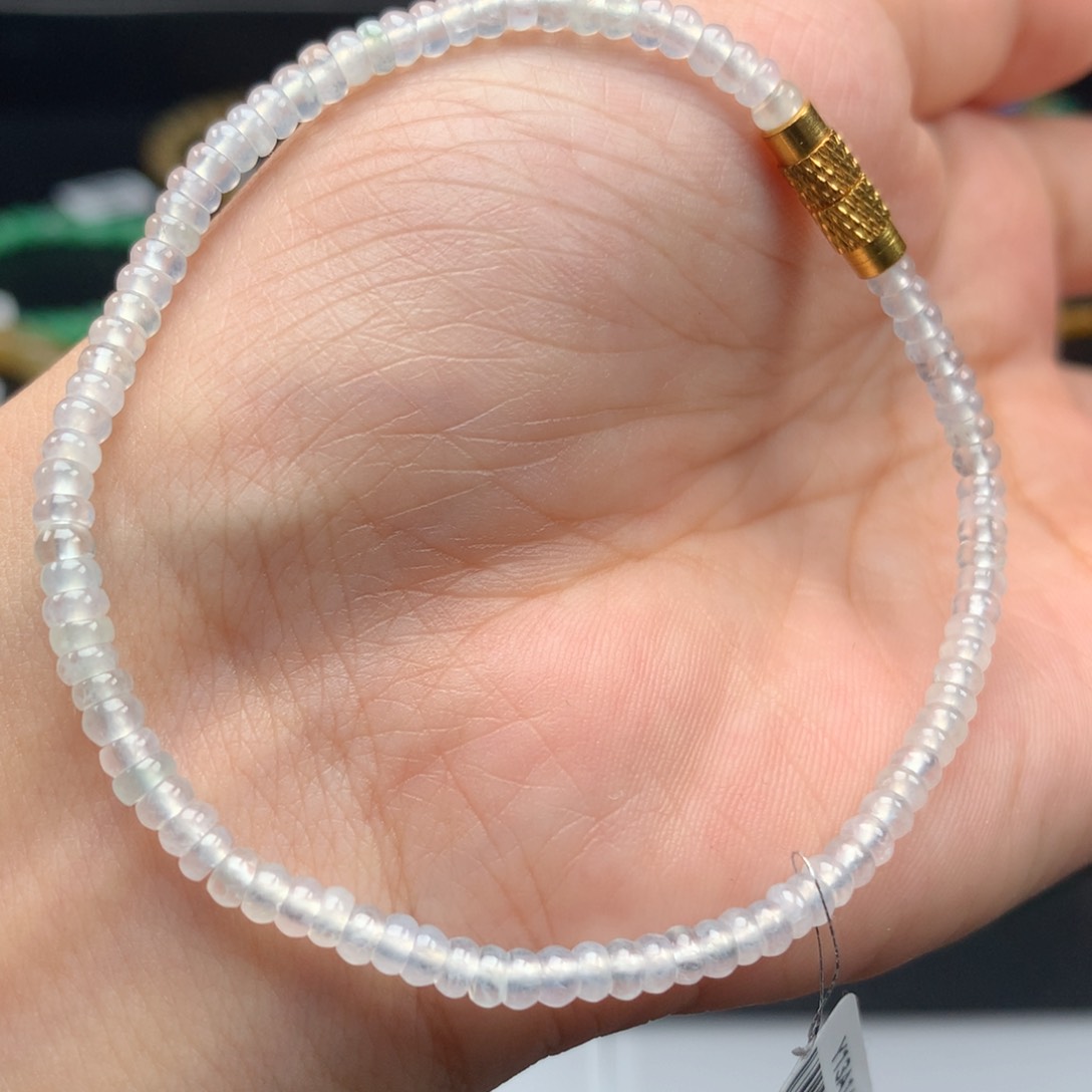 翡翠手链未镶嵌卡