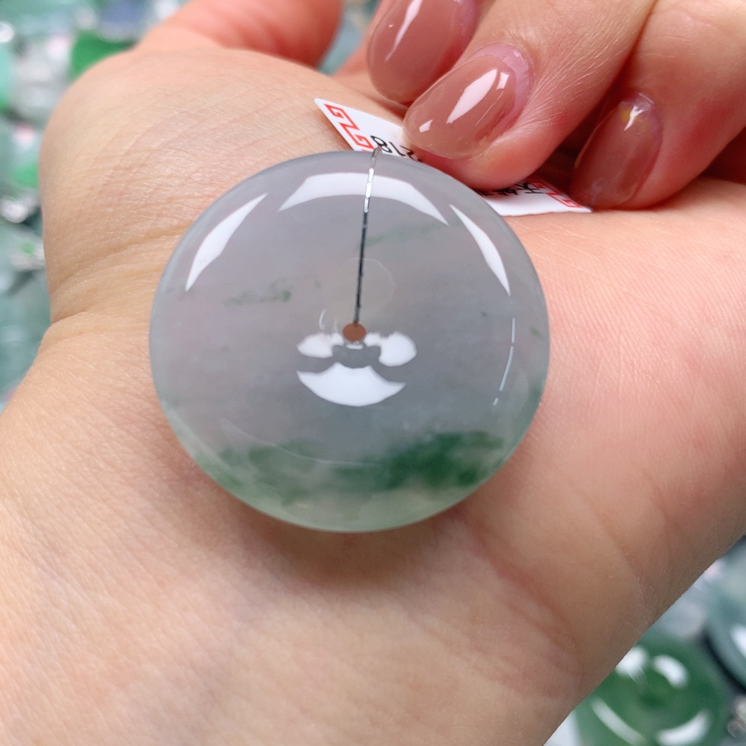 翡翠颈饰未镶嵌天然翡翠