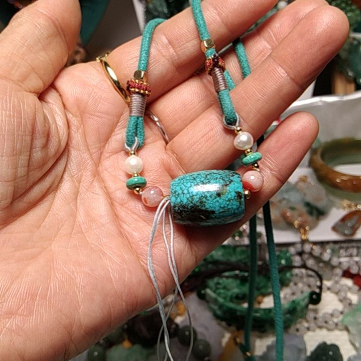 翡翠吊坠(赠链)未镶嵌