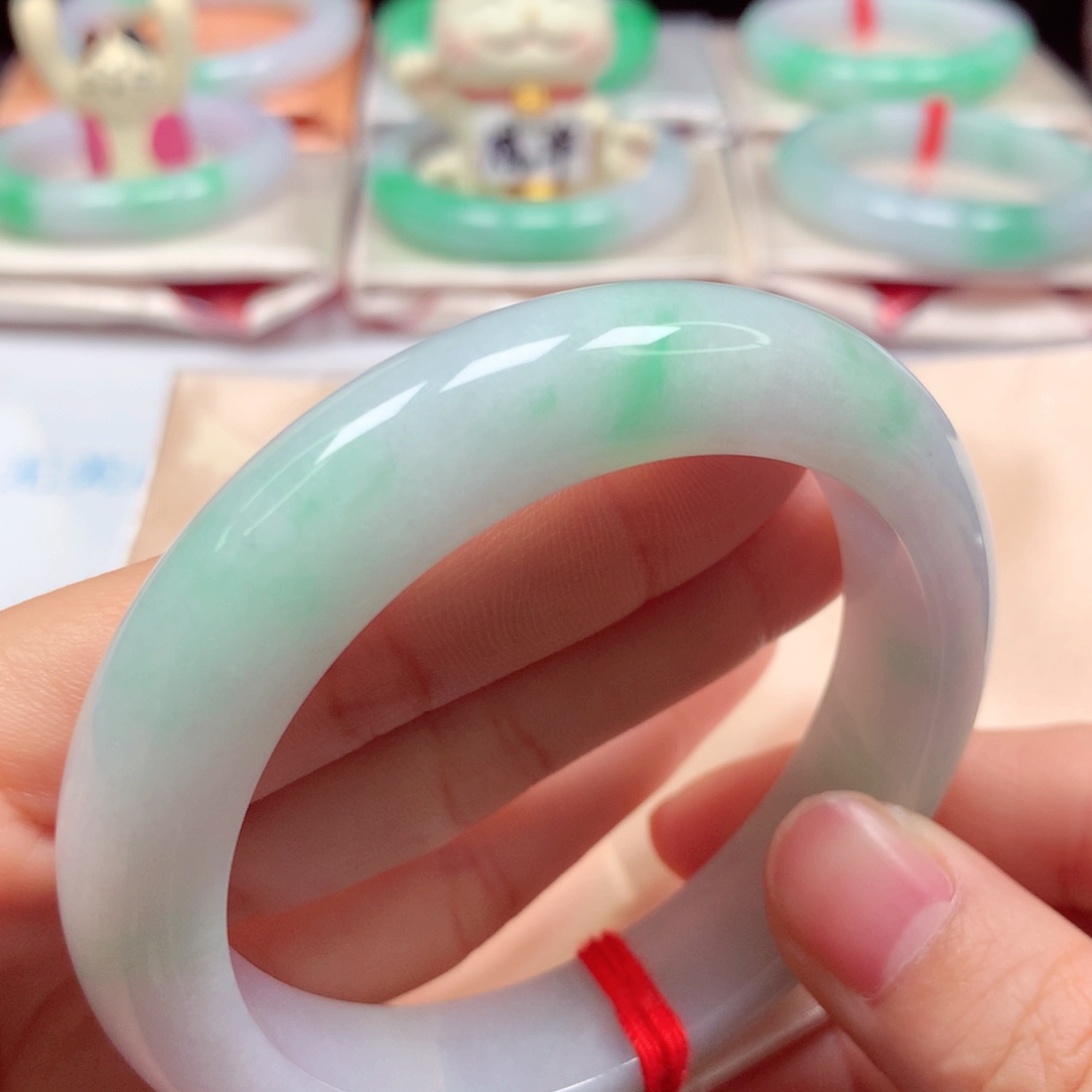 翡翠未镶嵌手镯冰润细腻淡春彩飘色5657