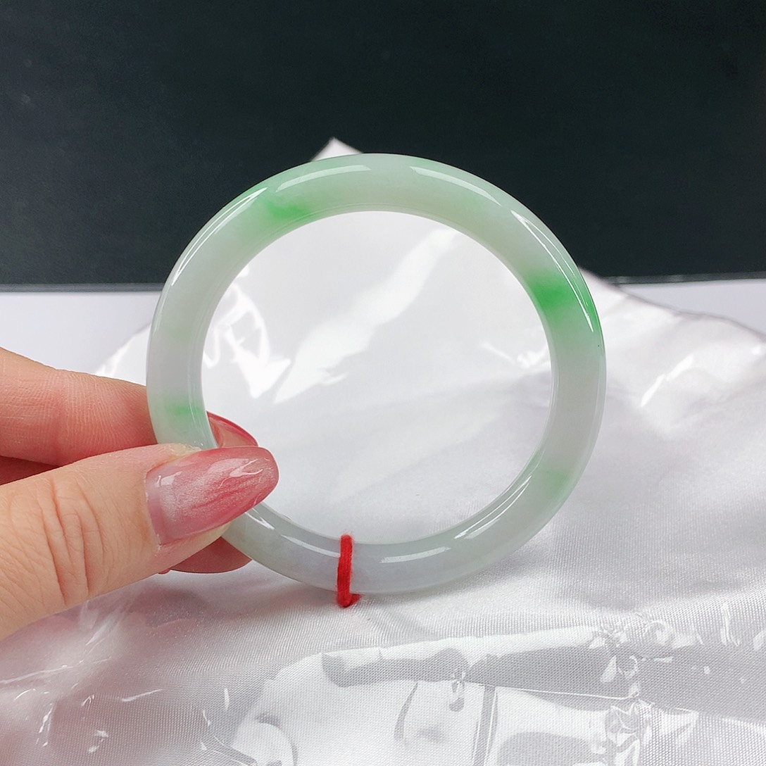 翡翠手镯未镶嵌翡翠041