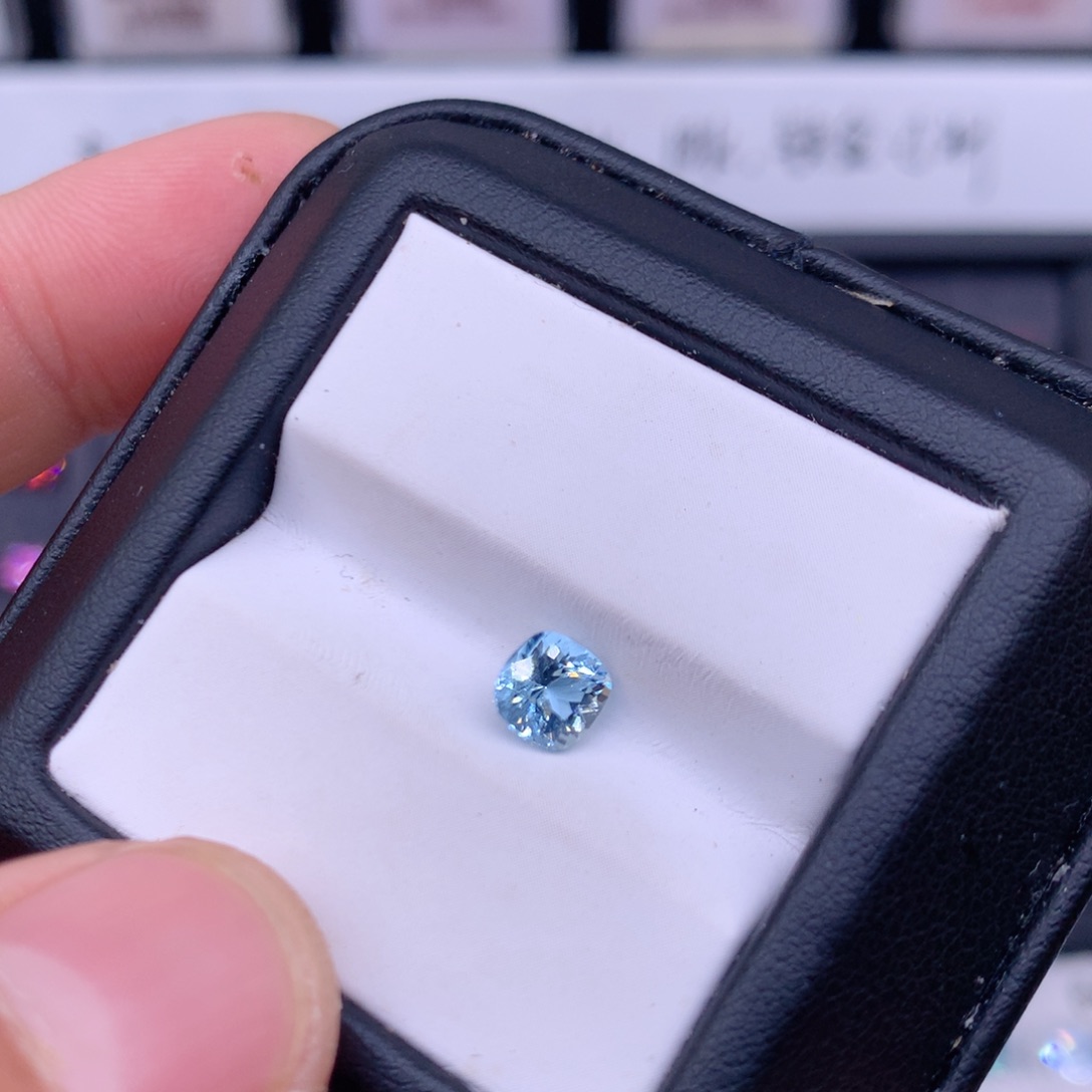 海蓝宝石裸石0.75克拉