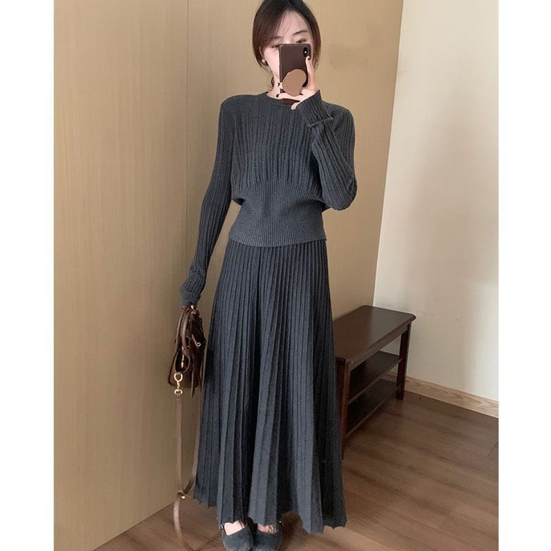 两件套针织毛衣裙子春秋新款时尚早秋外穿小个子气质上衣长裙套装