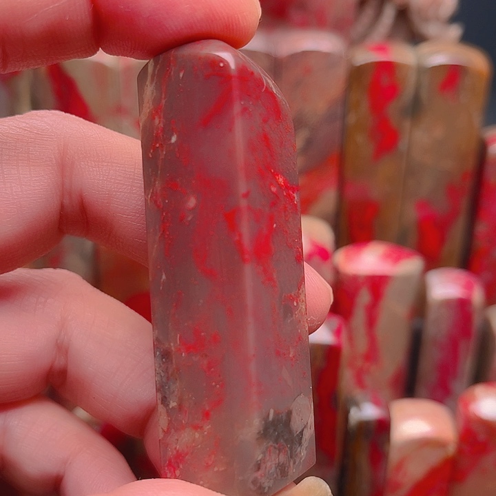 昌化石大****桃昌化鸡血石质地优良