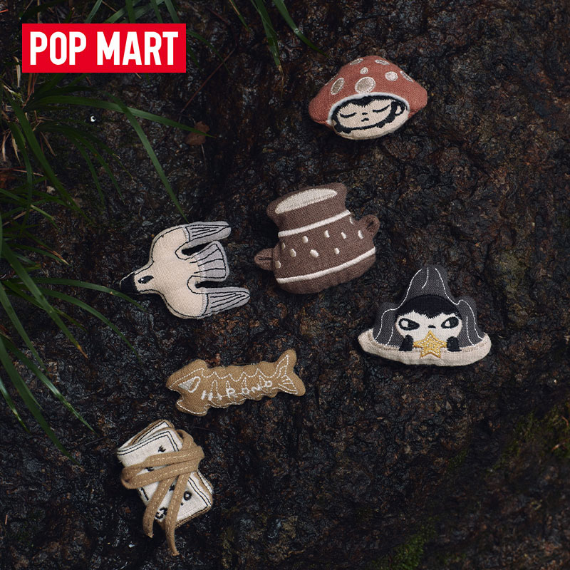 泡泡玛特Hirono Living Wild-流浪者之诗盲盒徽章