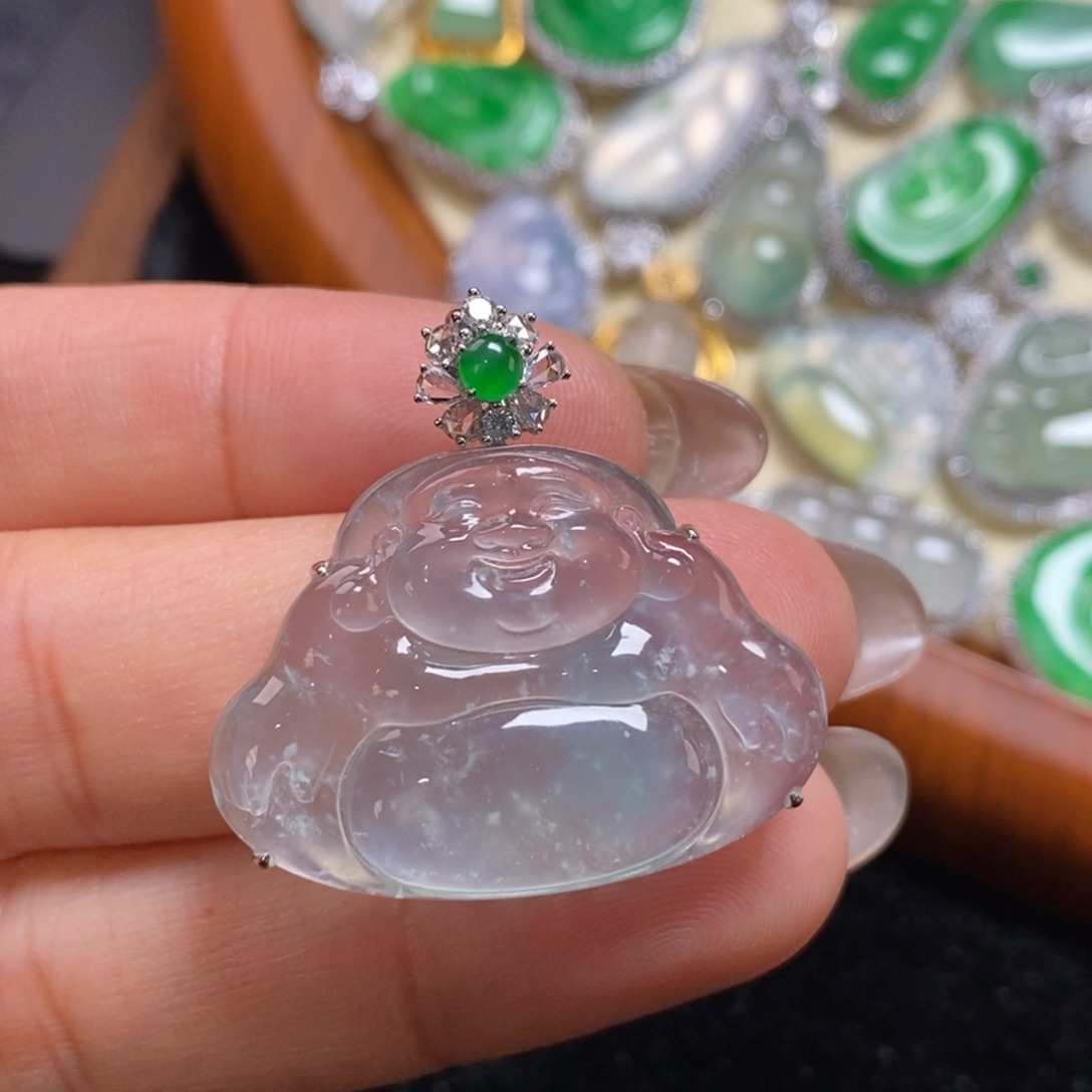 翡翠吊坠(赠链)18K金镶嵌是**呀