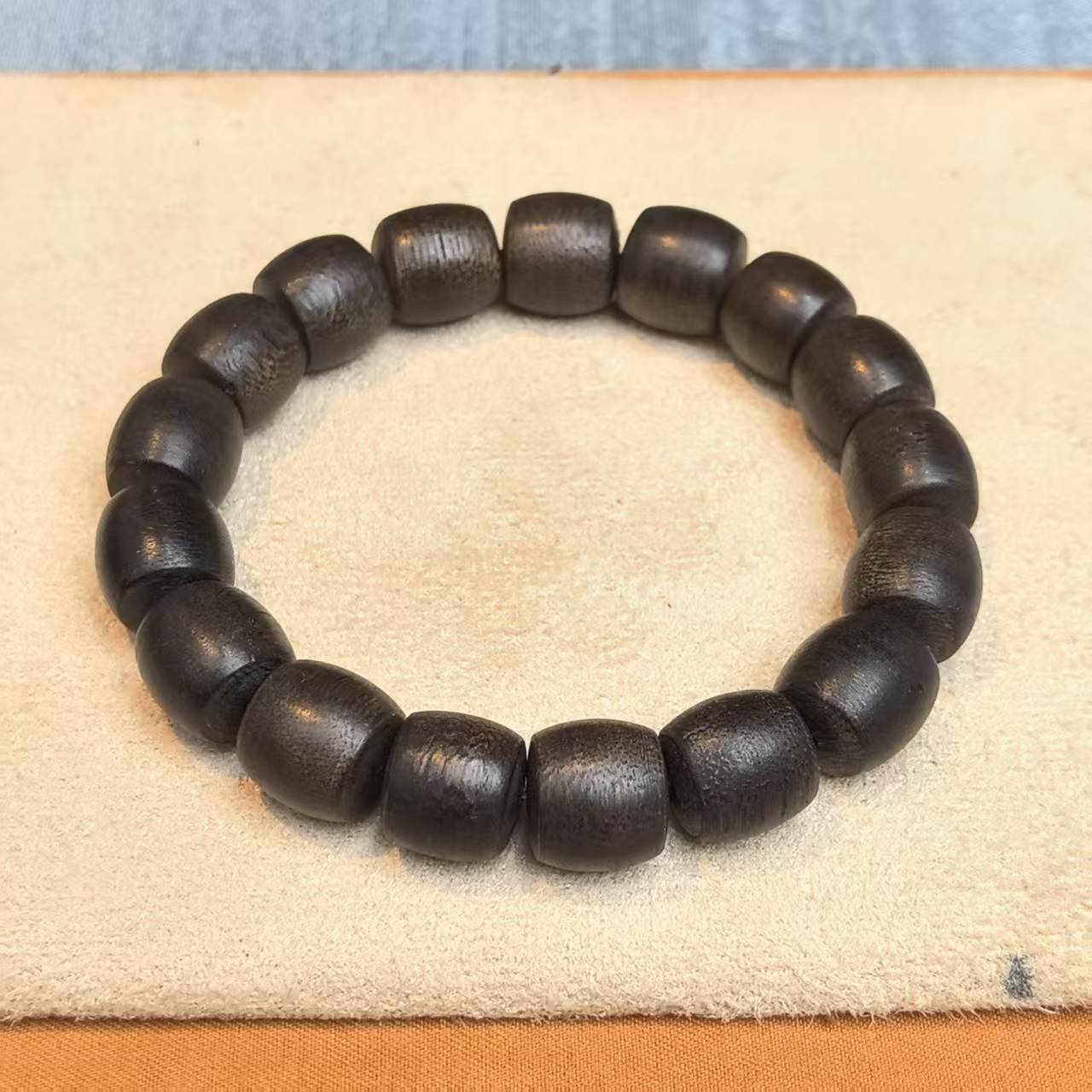 B009【鼎尊】黑奇桶珠沉香手串