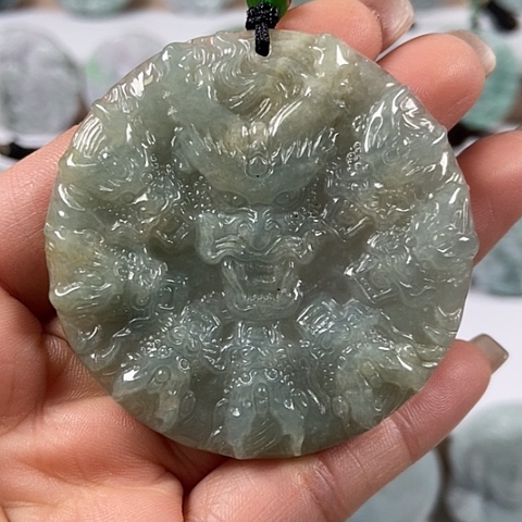 翡翠颈饰未镶嵌九龙福利