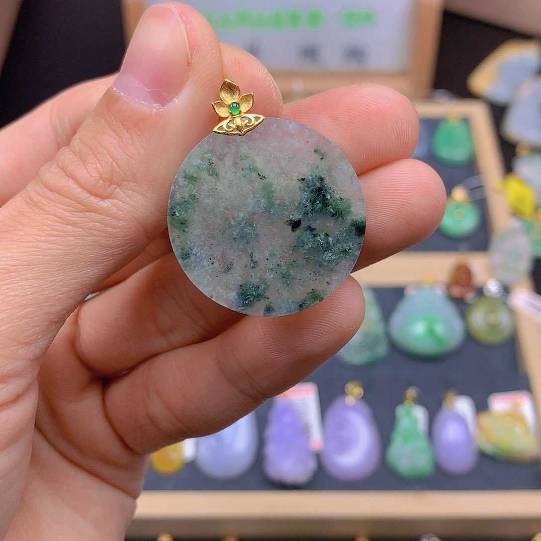 翡翠颈饰18K金镶嵌翡翠