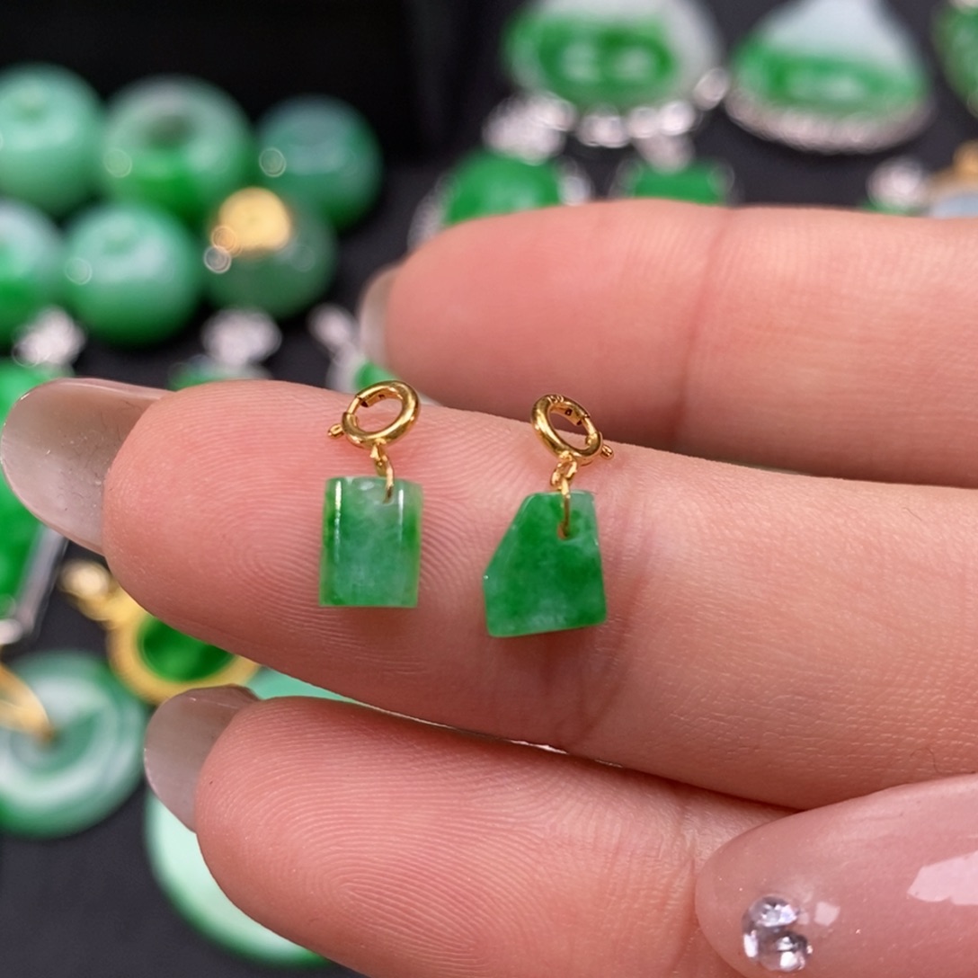 翡翠颈饰18K金镶嵌清*翡翠