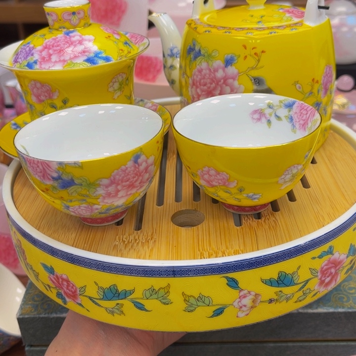 紫砂茶杯兔兔我小心翼翼图 图一呜呜呜