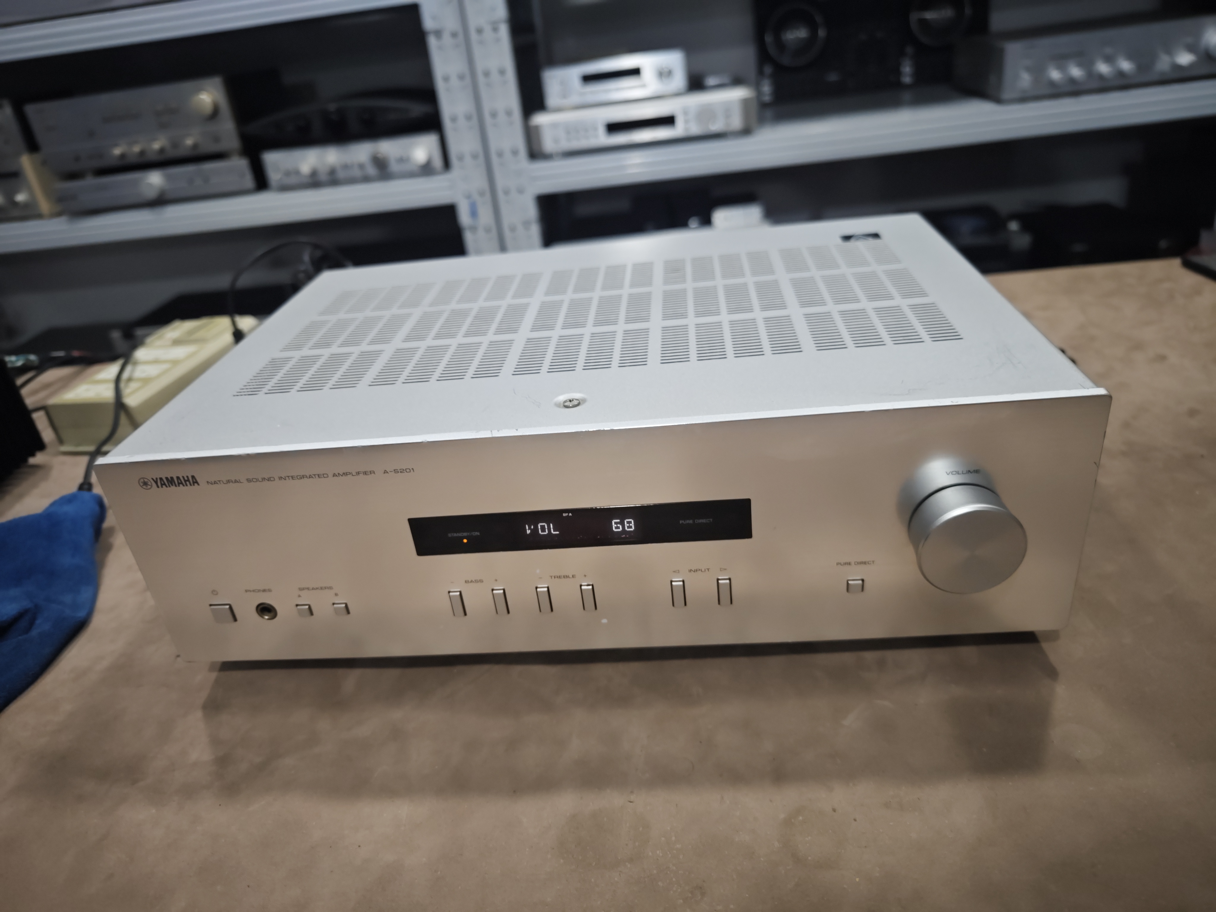 8新  雅马哈功放201不包邮不退换货