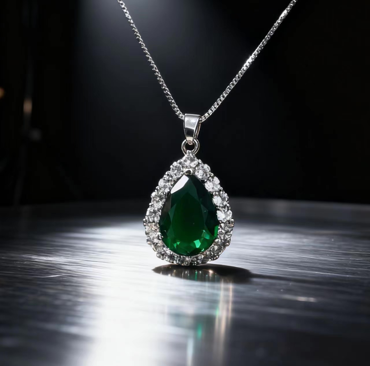【ANNA严选】时尚精美高级精美绿钻吊坠D041-1