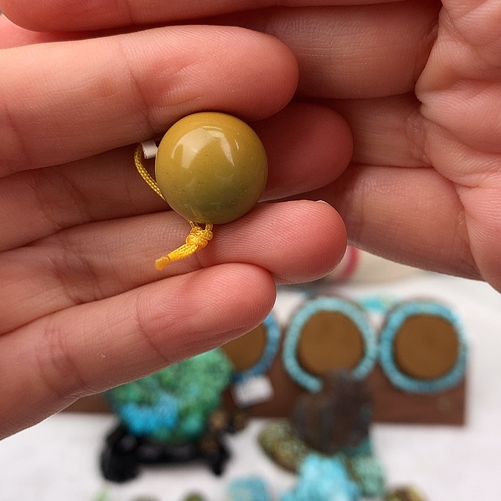 绿松石未镶嵌原矿