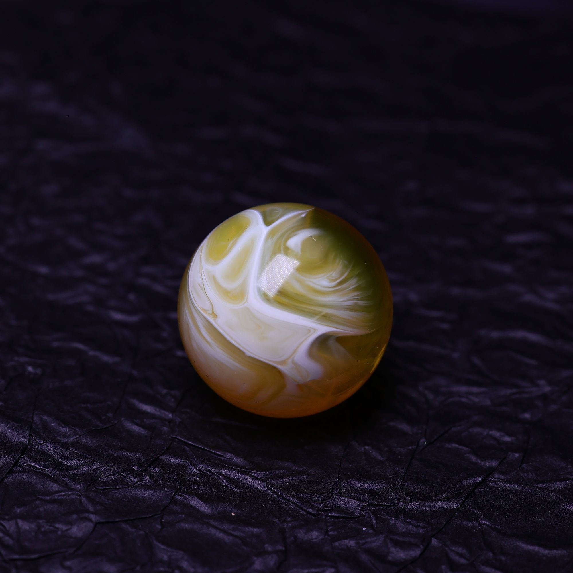 天然琥珀蜜蜡金漆瓷白溶洞拉丝妖花圆珠