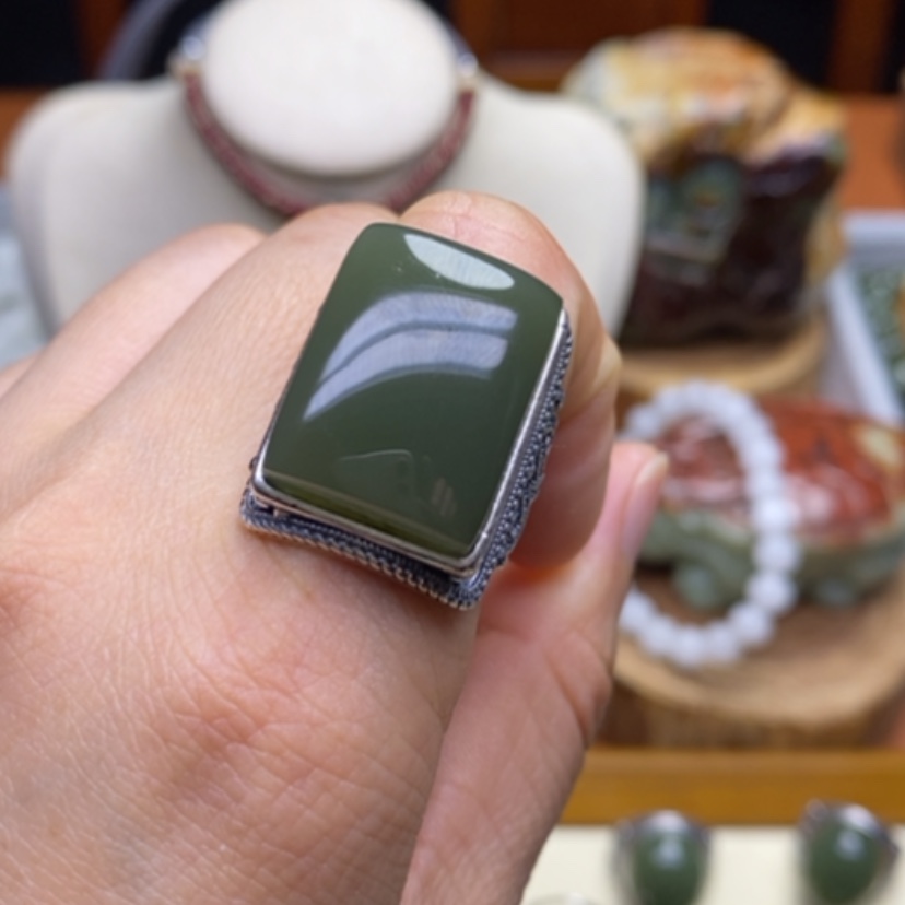 【闪购商品】未镶嵌戒指和田玉?****?