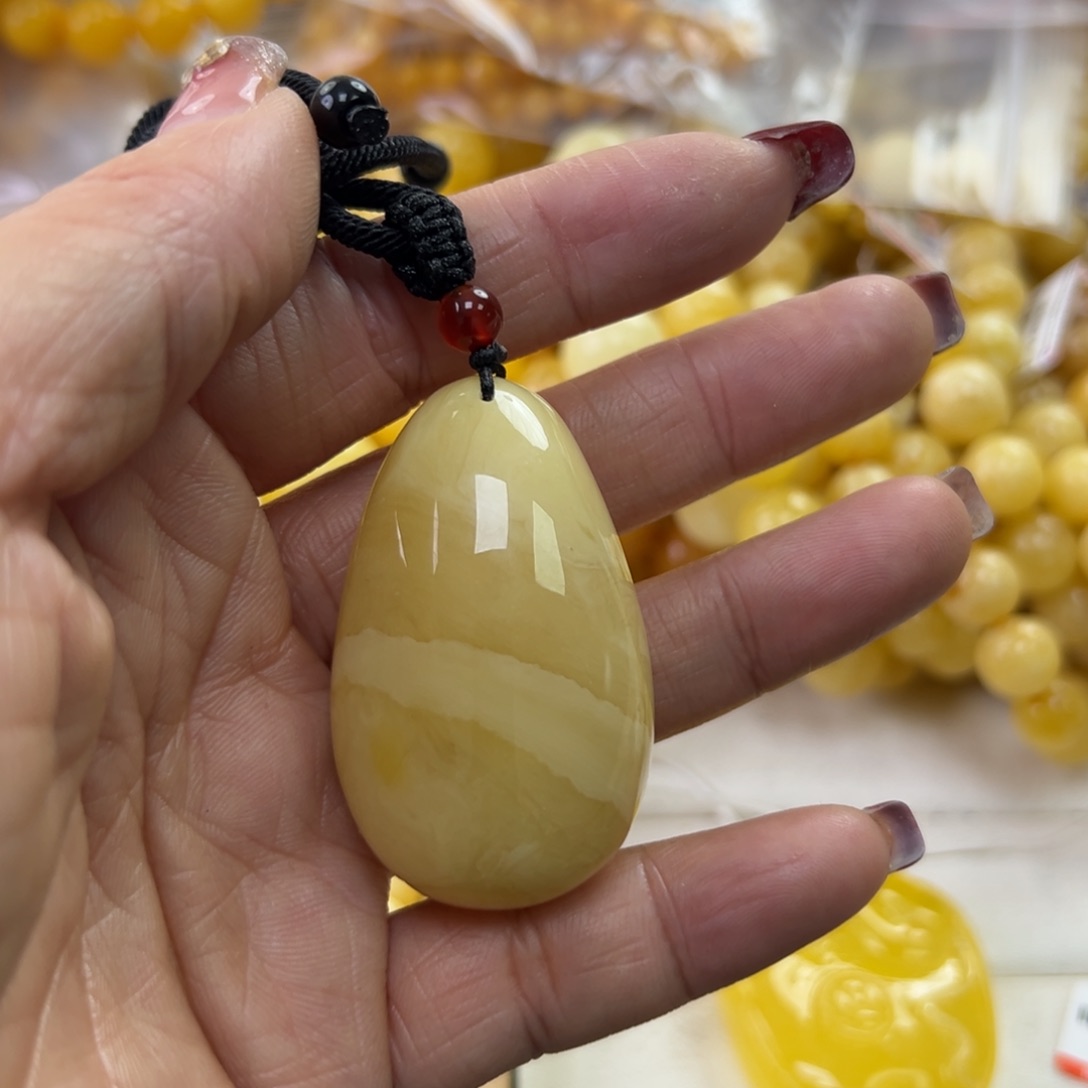 琥珀珠宝奇石未镶嵌