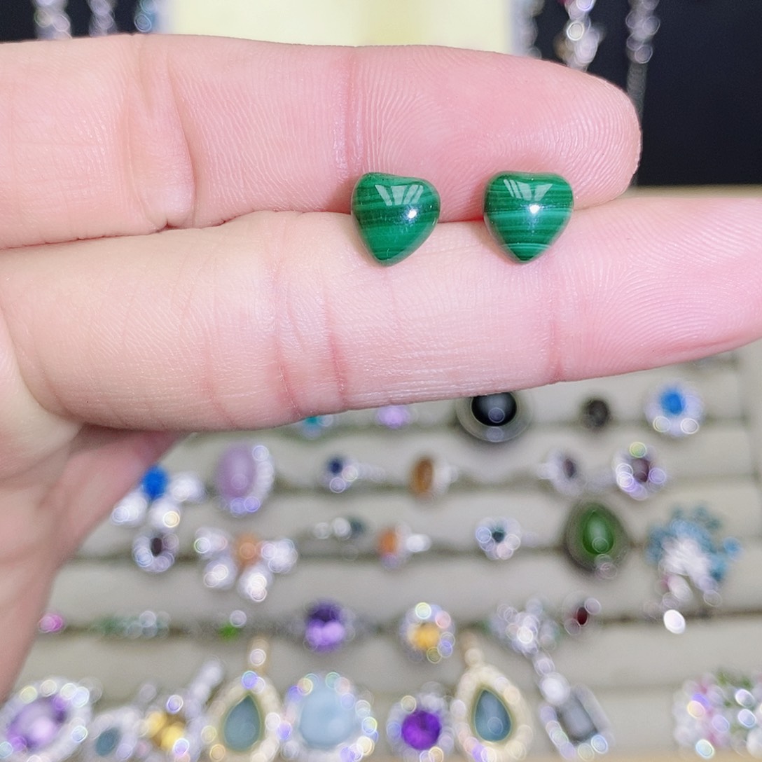 未镶嵌孔雀石耳饰