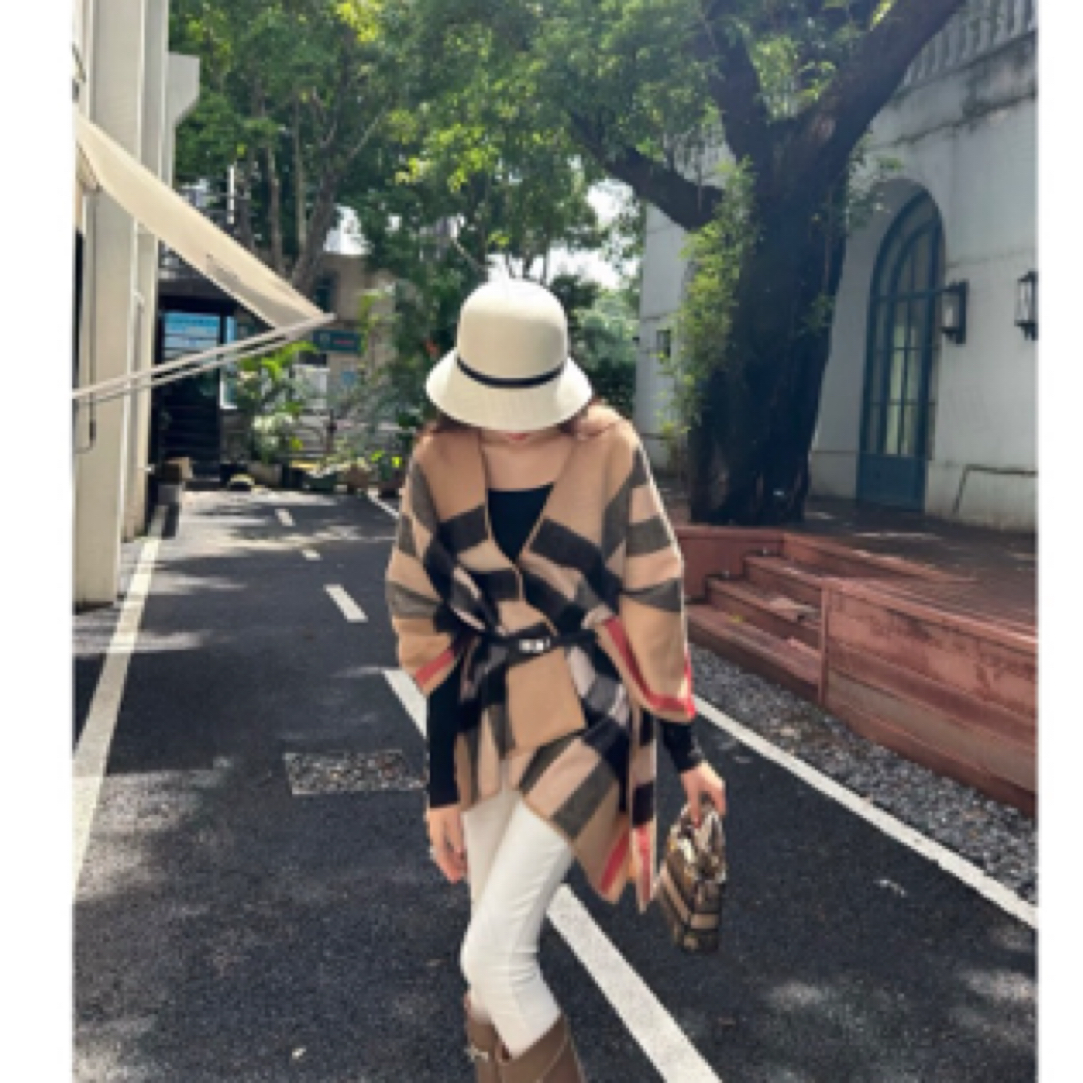 博柏利宽松格纹双面穿披风夹克/A02250