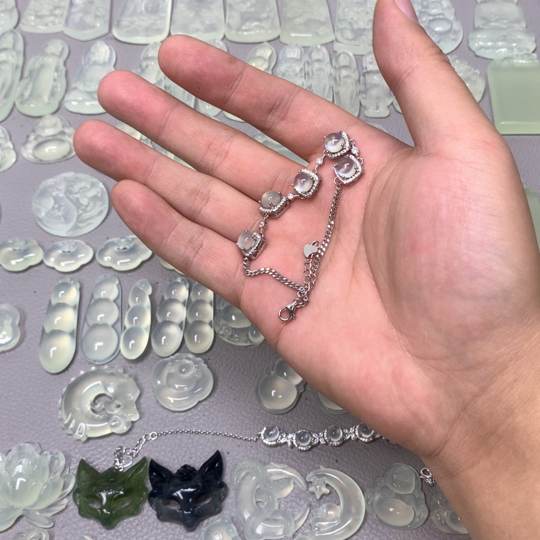 蛇纹石玉颈饰银S925镶嵌?***妹