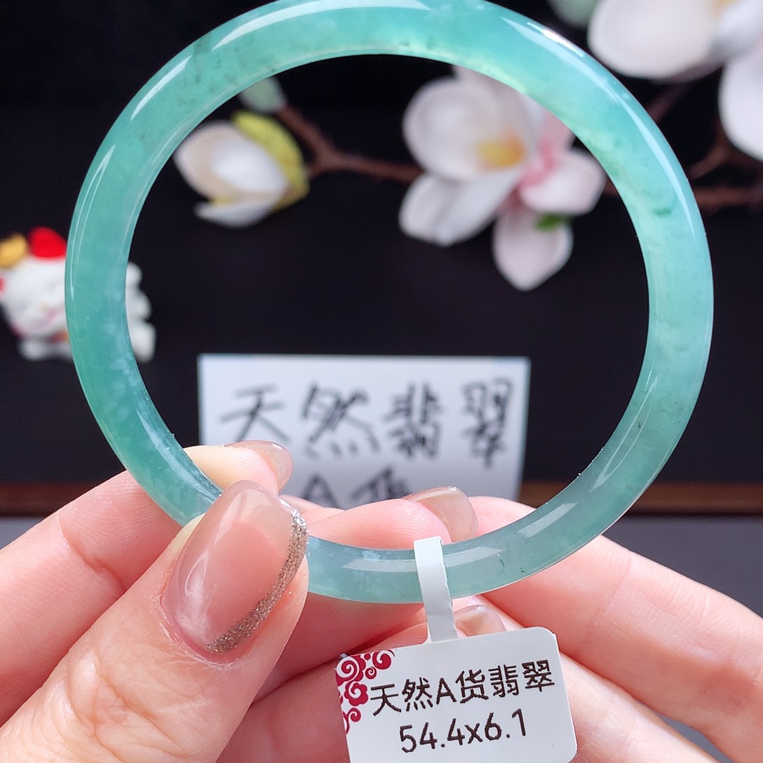 翡翠手镯（圆镯）未镶嵌