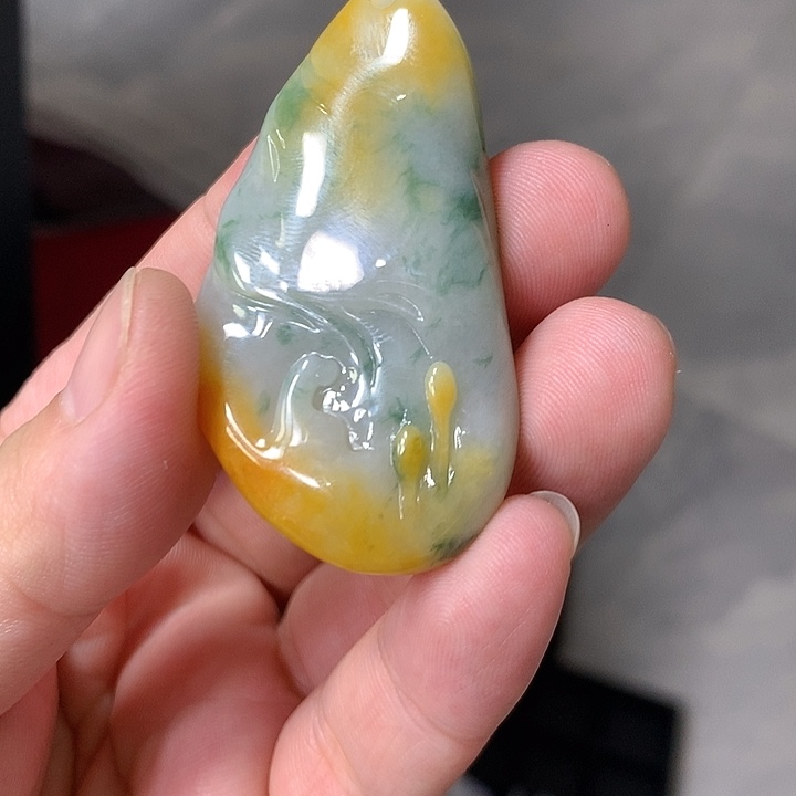 翡翠颈饰未镶嵌翡翠