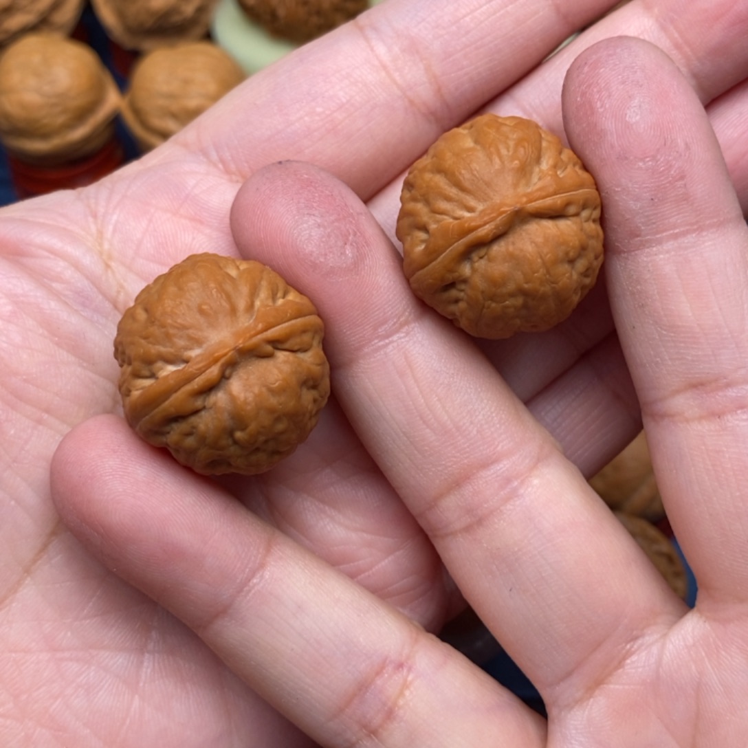 文玩核桃把件手捻玉石方樽