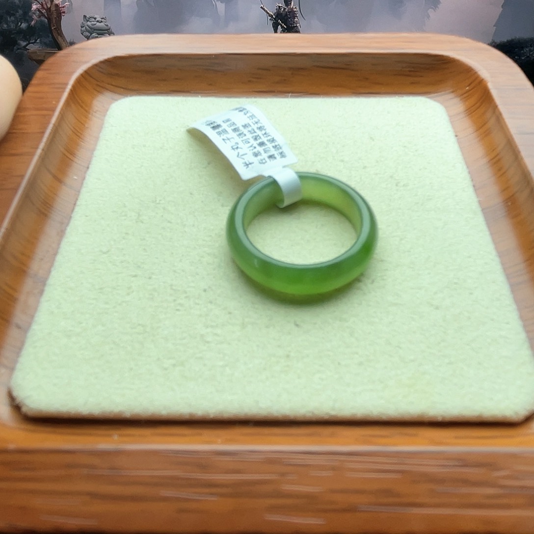 和田玉戒指未镶嵌碧玉无黑点果绿色一口翠18号