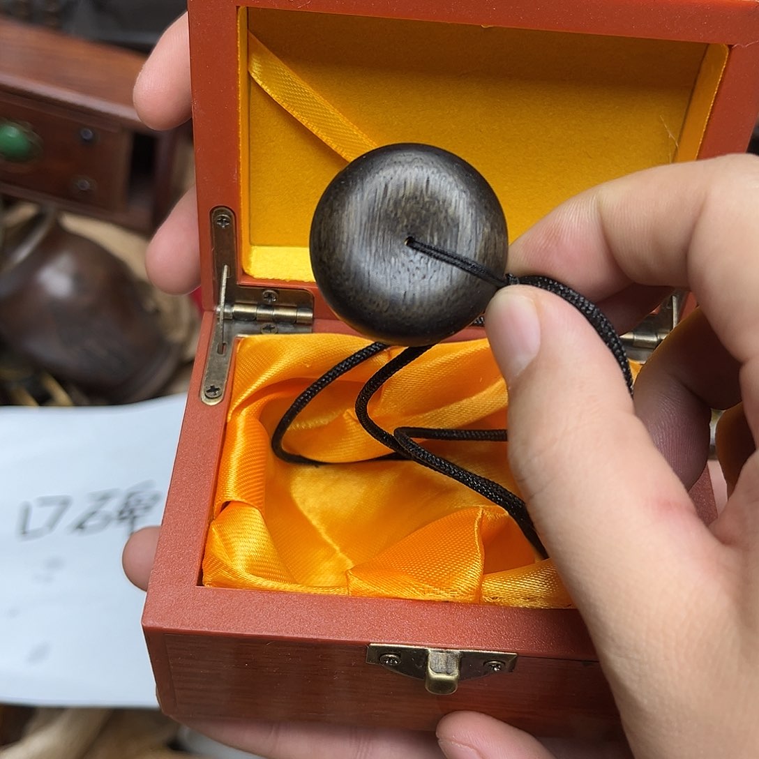 大叶紫檀（黑酸枝木类）