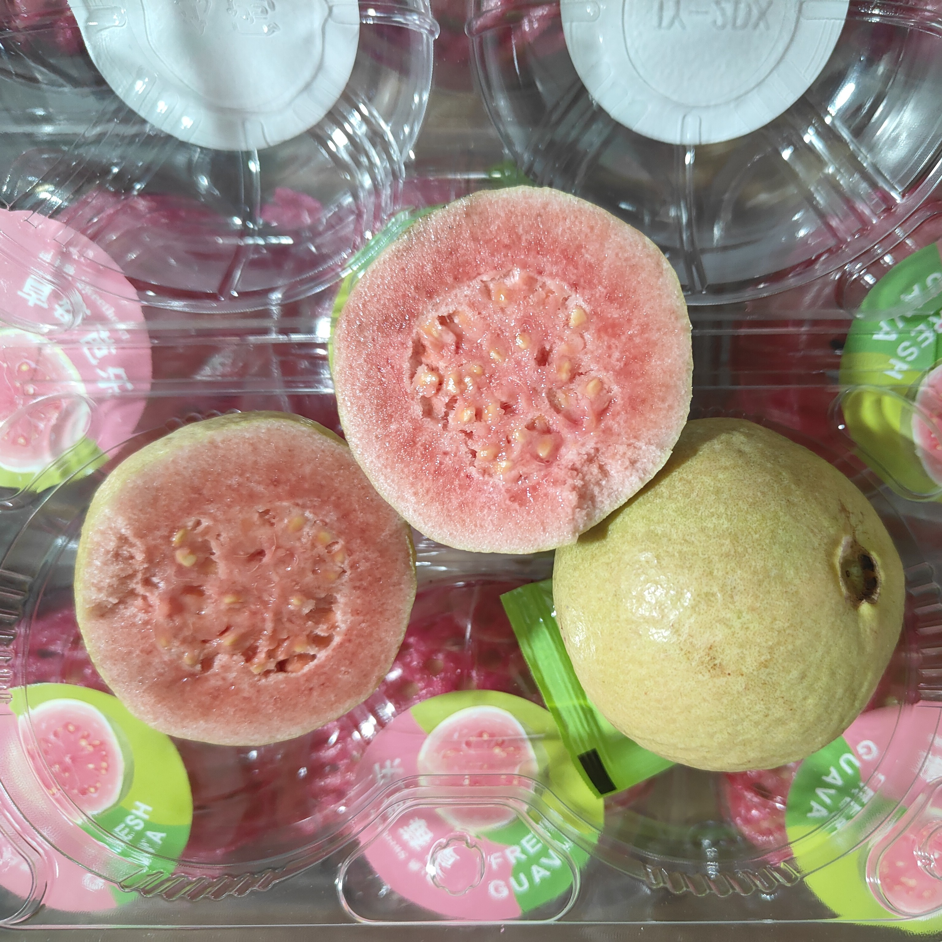 奶油芭乐 草莓红芭乐 红白各配一盒 1.2斤左右