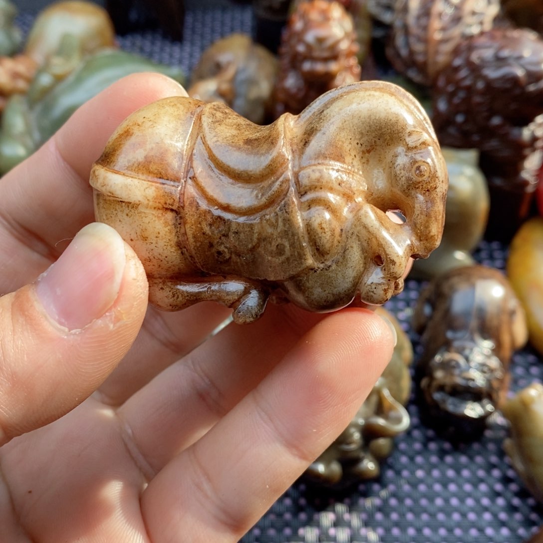 蛇纹石玉未镶嵌颈饰天**j