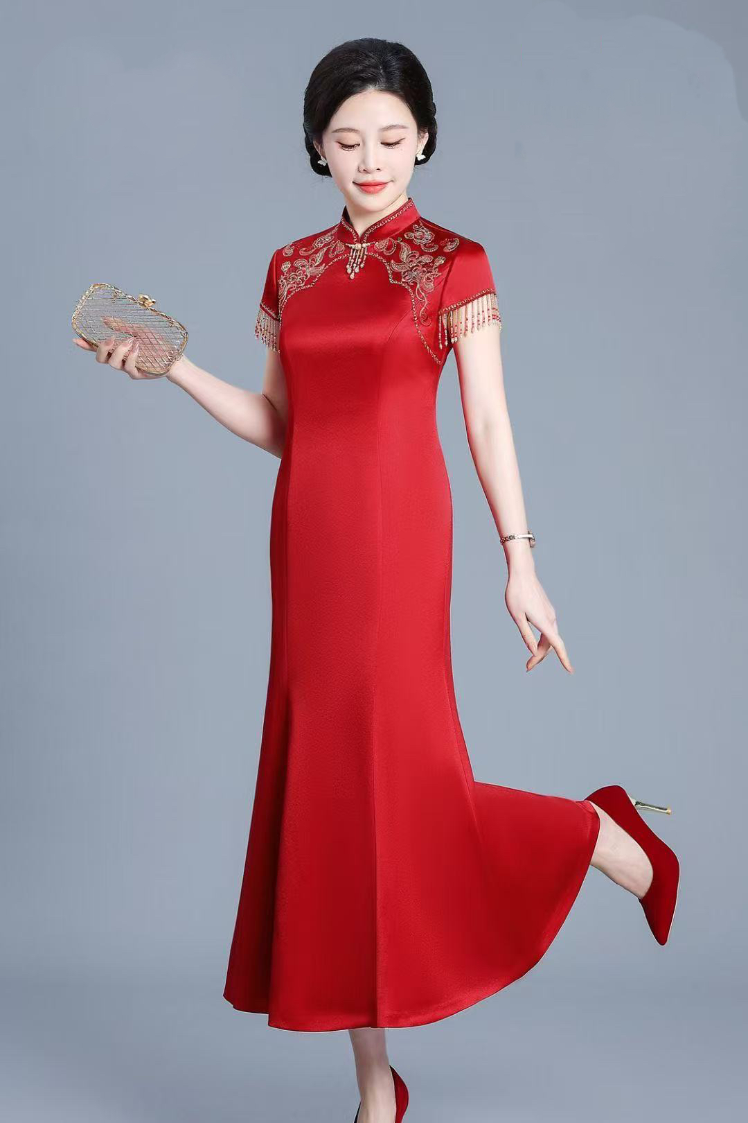 2025年婚宴鱼尾旗袍礼服连衣裙改良中长款醋酸缎春季喜婆婆敬酒裙