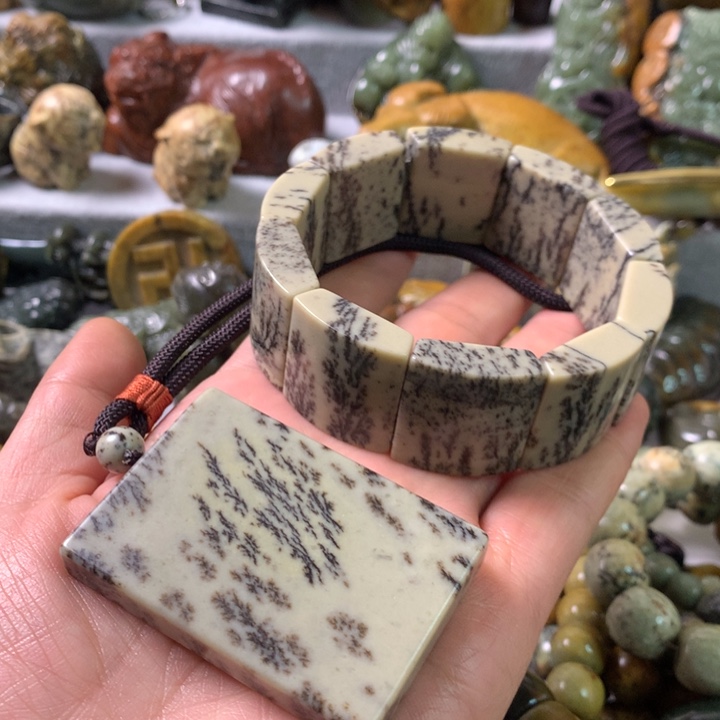 未镶嵌透闪石质玉把件从****丁