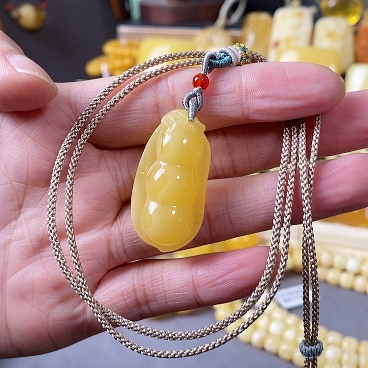 琥珀未镶嵌裸石福豆