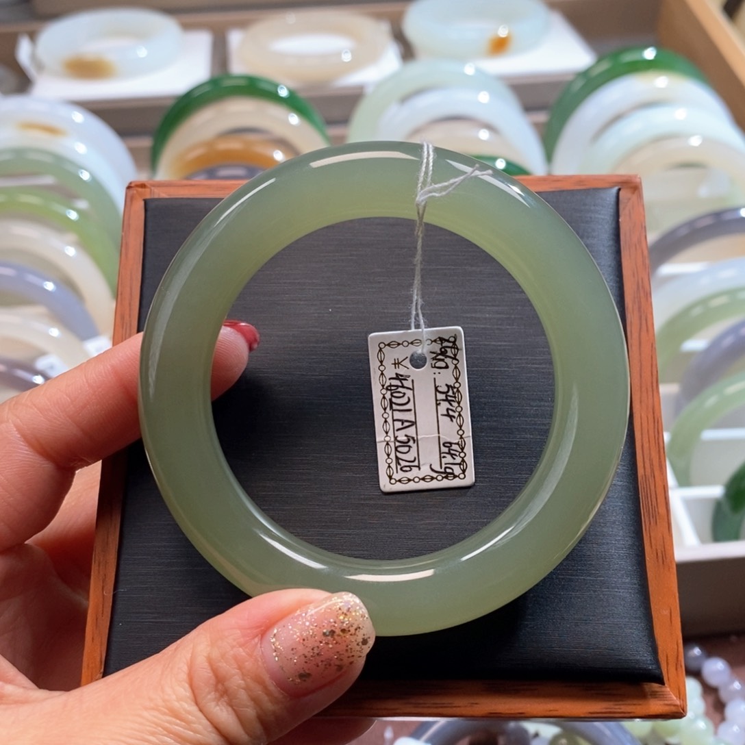 和田玉手镯未镶嵌冰晴水圆条54.55