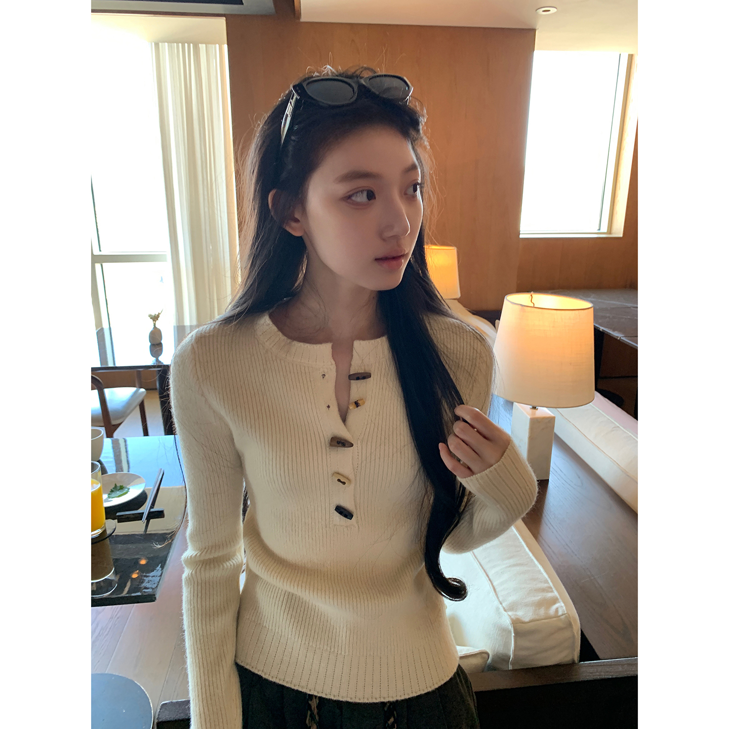 【HRG】冬季韩系纽扣设计感百搭气质显瘦修身辣妹毛衣8223