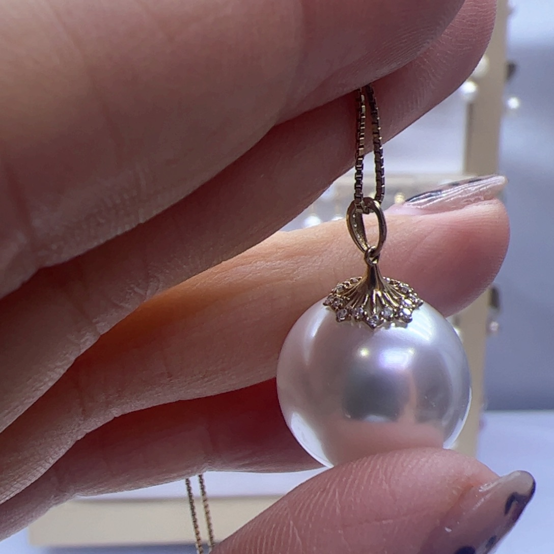 淡水珍珠吊坠(赠链)18K金镶嵌