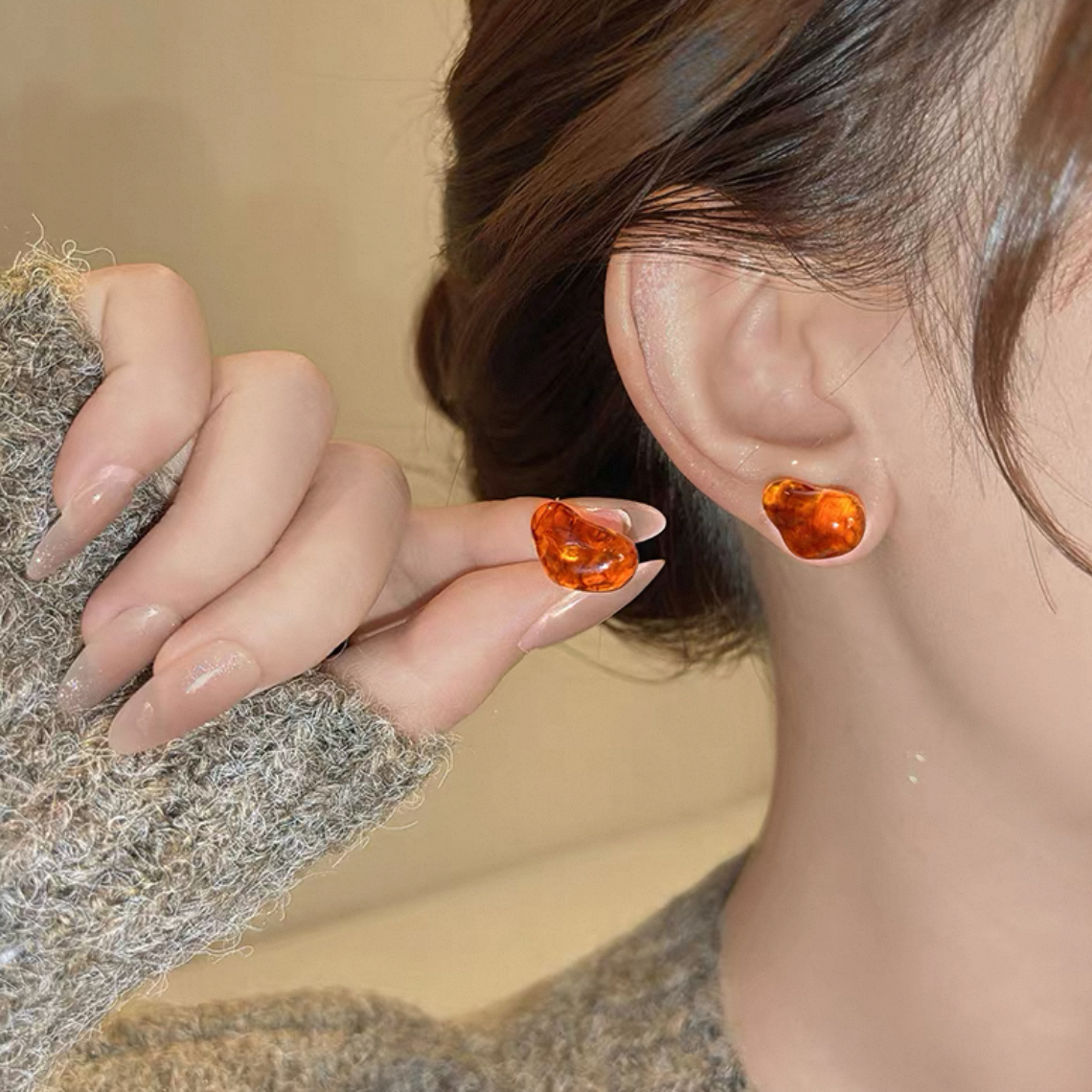 铜合金耳饰 美拉德咖色豆豆耳钉女小巧高级感气质925银针耳钉