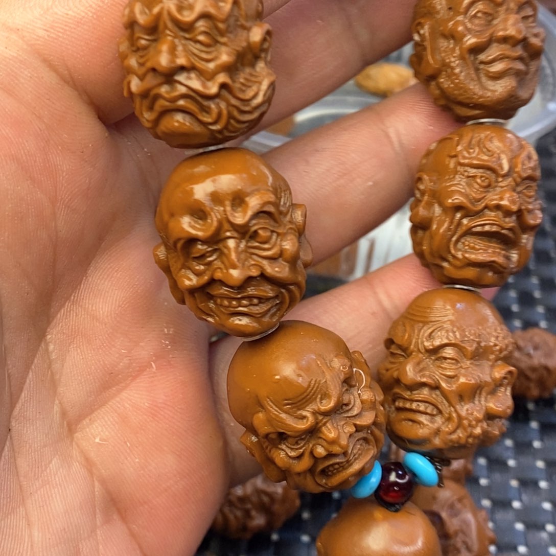 木2.2山鬼十八罗汉雕刻手串黄金树黄金核