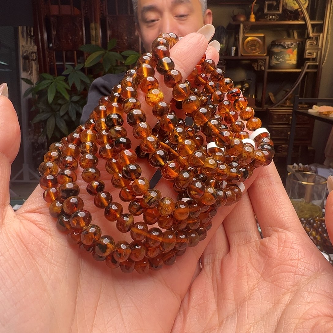 琥珀未镶嵌裸石抚顺琥珀10690七多样性发其一