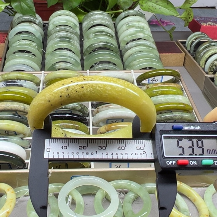 蛇纹石玉未镶嵌手镯21