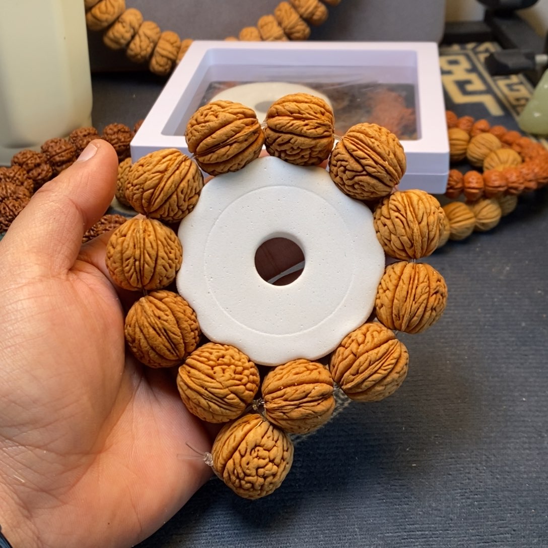 桃核吊坠龙鳞王桃核23毕业串