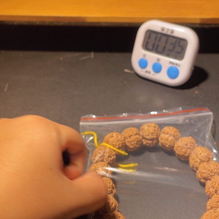 雨***樵手串金刚菩提这个